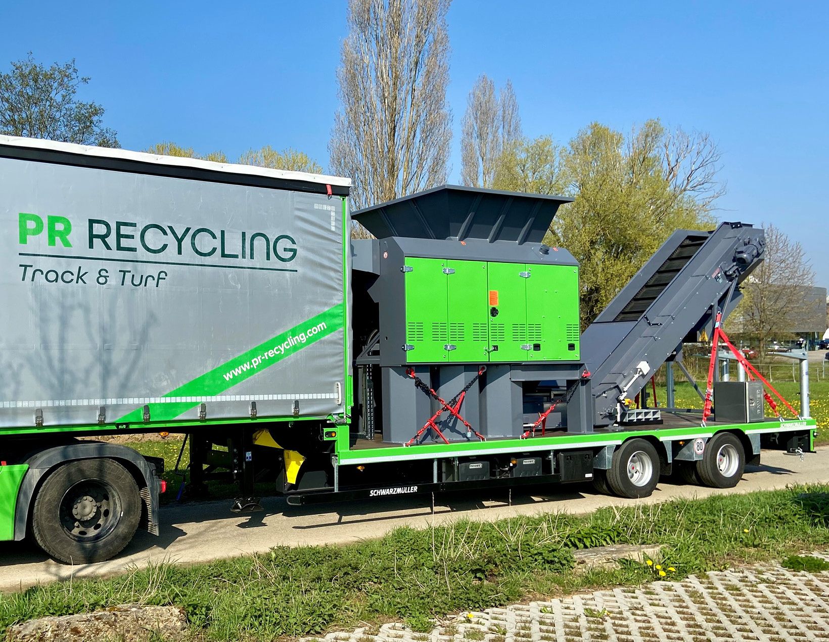 neueste Innovation von PR-Recycling: Reset-Verfahren über eine mobile Recycling-Anlage